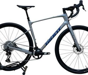 Produit reconditionné . Giant Revolt Advanced 1 Sram Apex 2024 . Vélo de gravel . Giant . très bon état
